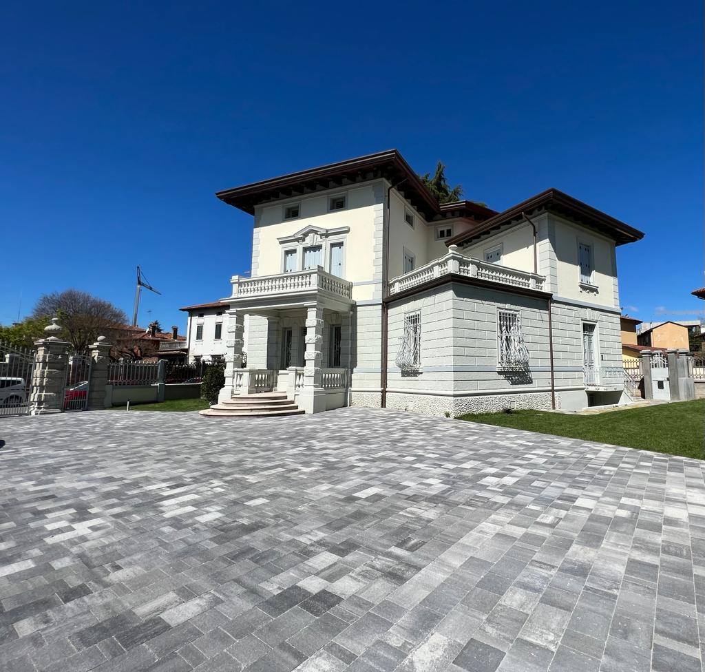 Villa in the preferred residential area near the old town of udine