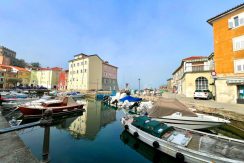 Altstadt_ Fischerhafen von Muggia bei Trieste_Italien (4)